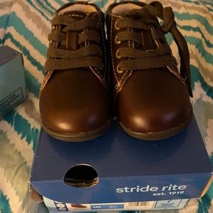 COPY - Walking shoe stride rite
